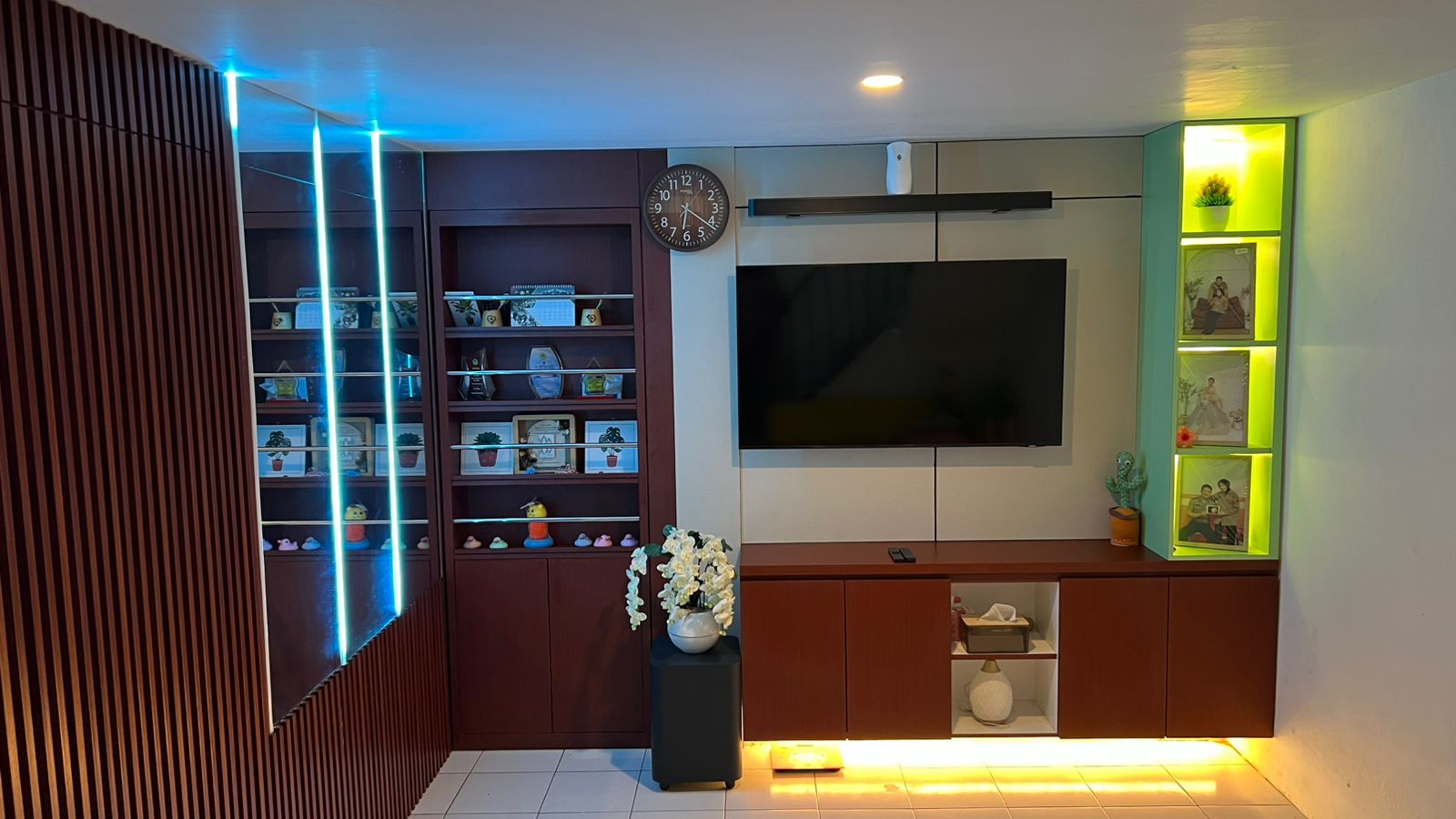 INTERIOR RUANG KELUARGA